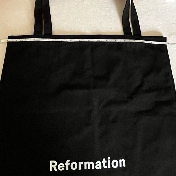 Reformation Tote - Picture 3 of 4